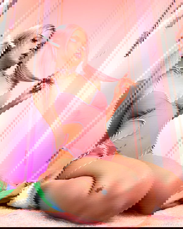 neondemoni image ~ Altpins