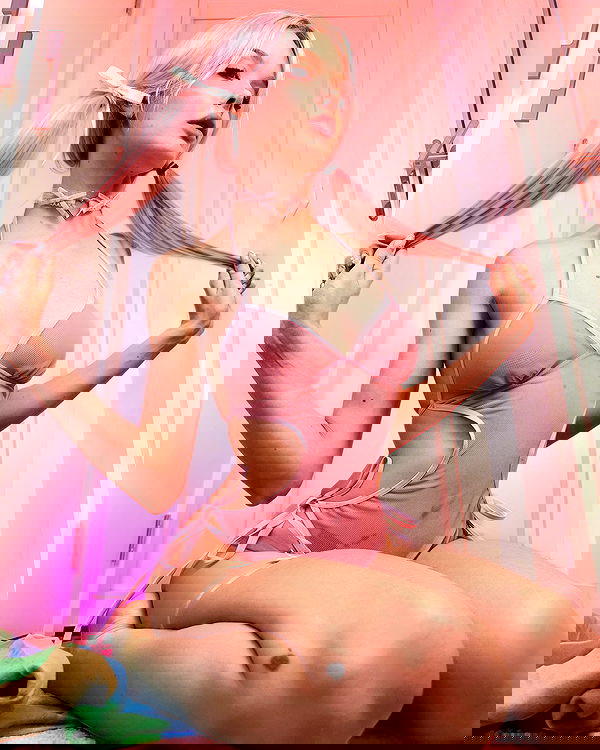 neondemoni image ~ Altpins