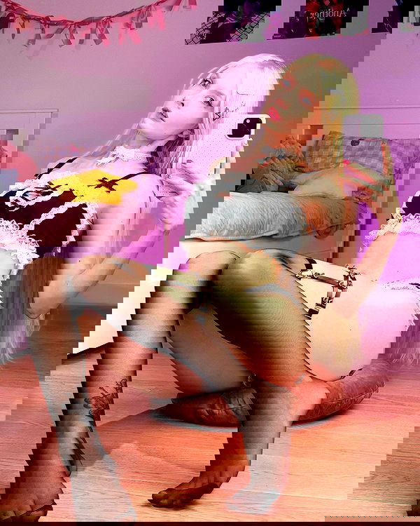 neondemoni image ~ Altpins