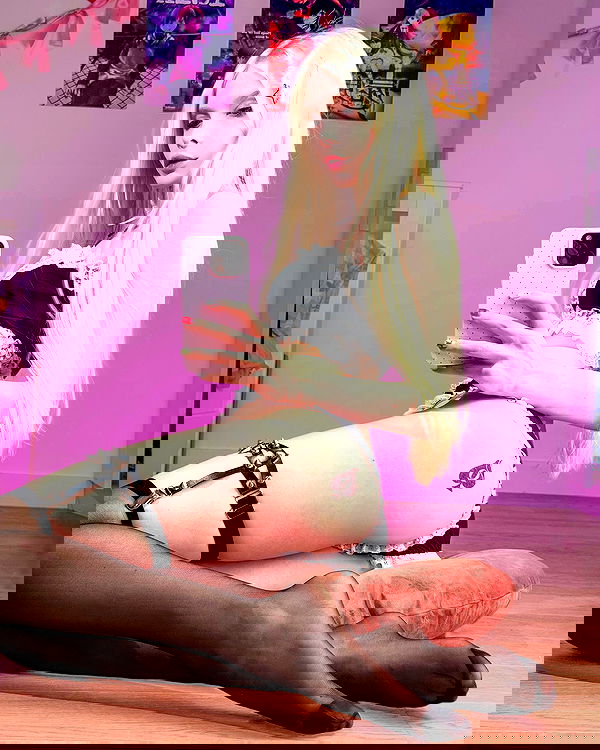 neondemoni image ~ Altpins