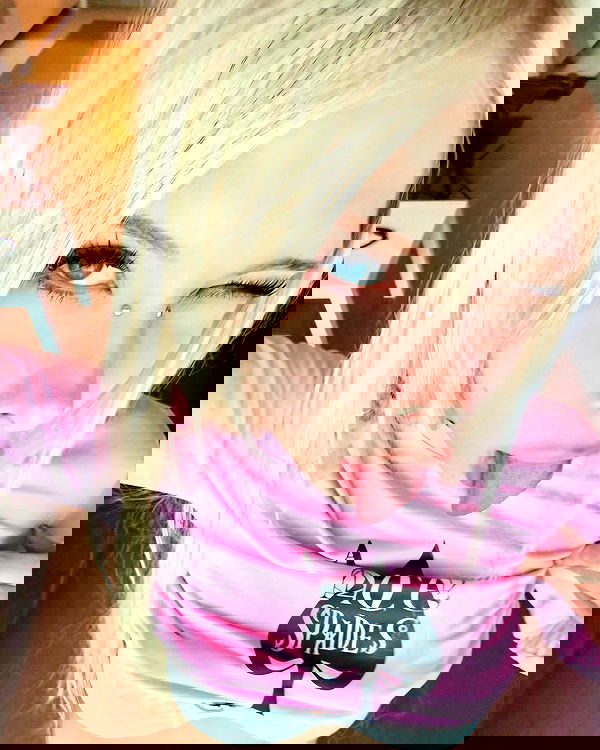 neondemoni image ~ Altpins