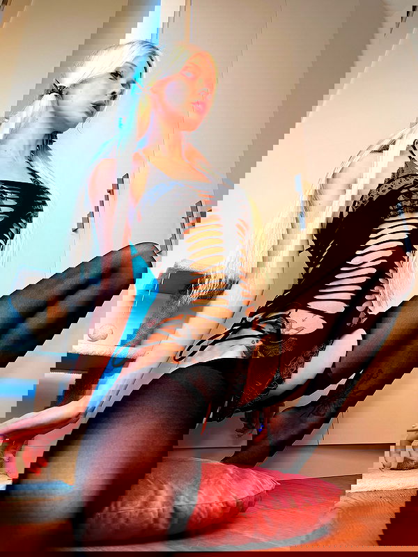 neondemoni image ~ Altpins