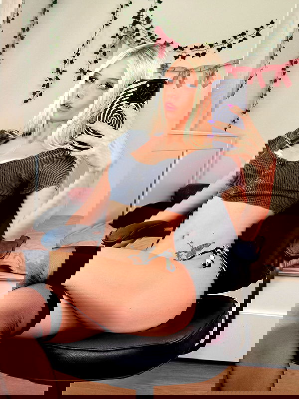 neondemoni image ~ Altpins