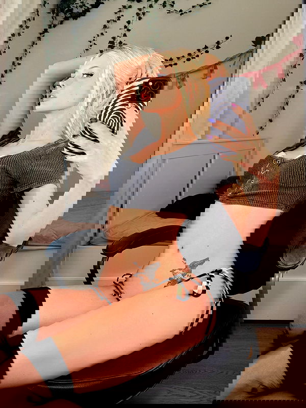 neondemoni image ~ Altpins