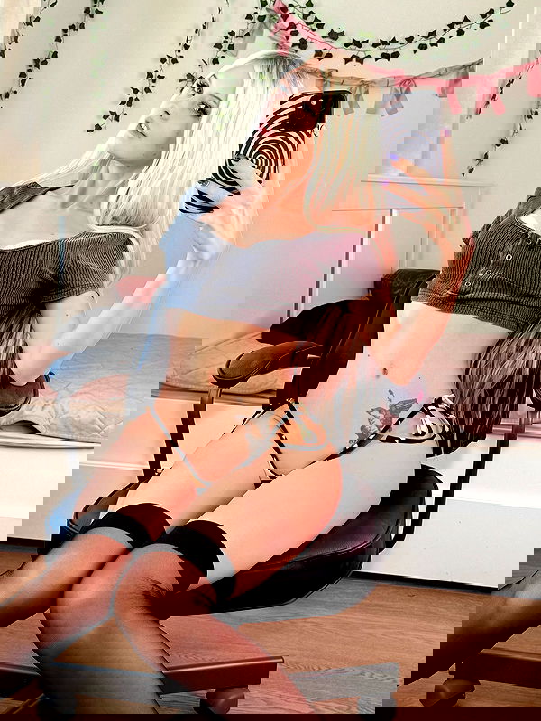 neondemoni image ~ Altpins