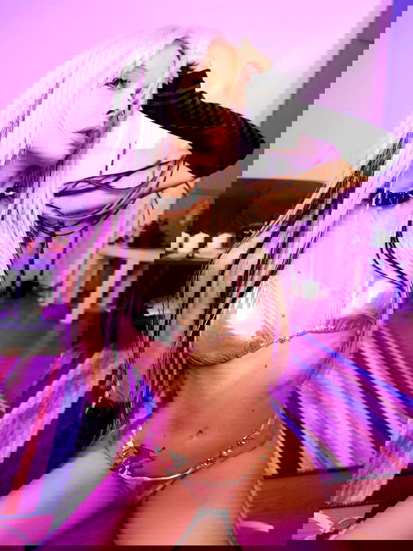 neondemoni image ~ Altpins