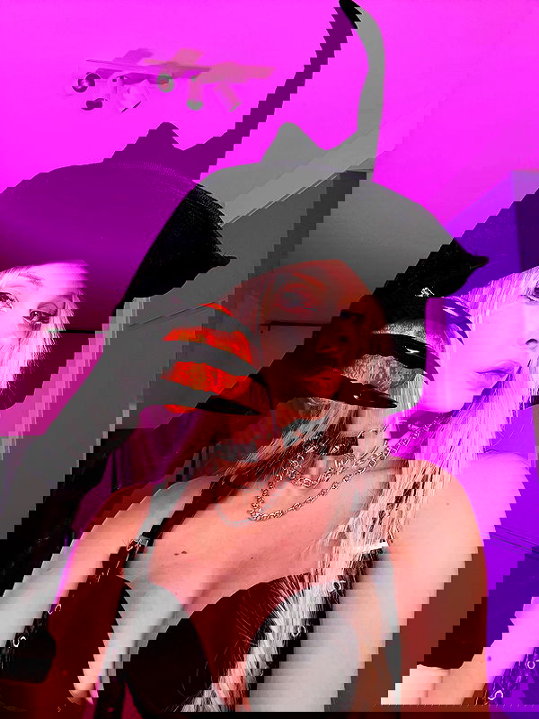 neondemoni image ~ Altpins