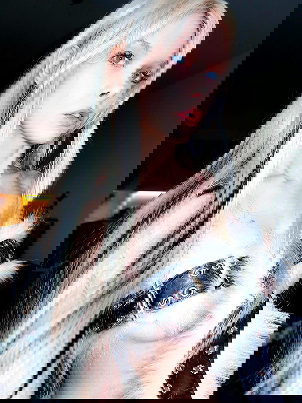 neondemoni image ~ Altpins