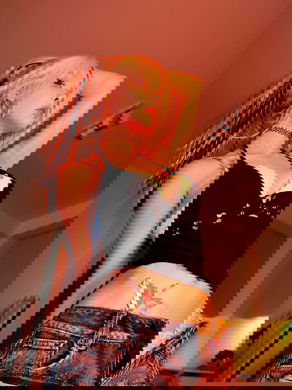 neondemoni image ~ Altpins