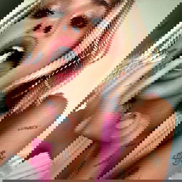 nessabarrett image ~ Altpins