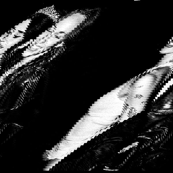 nessabarrett image ~ Altpins