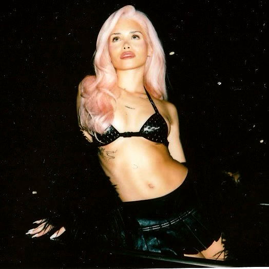 nessabarrett image ~ Altpins