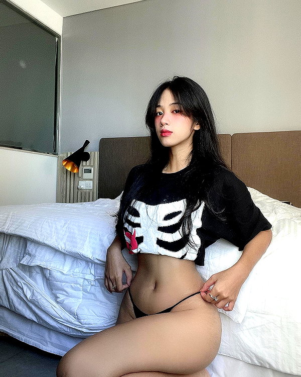 nguyenphamtuuyn instagram image archive image