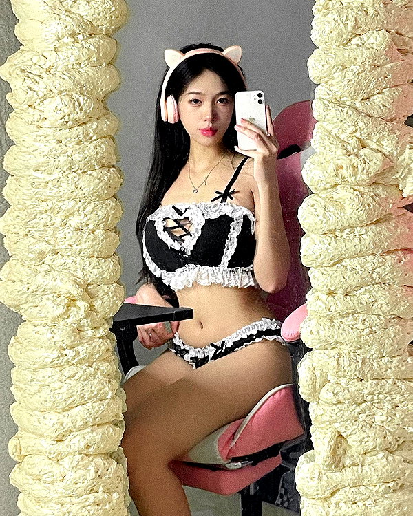 nguyenphamtuuyn instagram image archive image