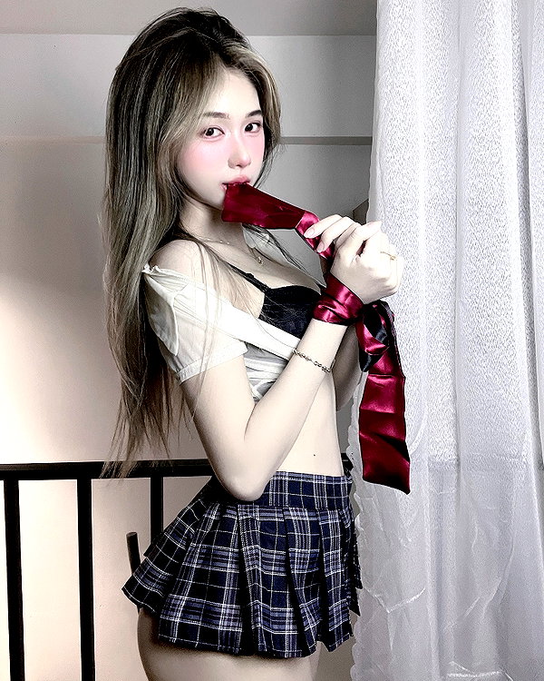 nguyenphamtuuyn instagram image archive image