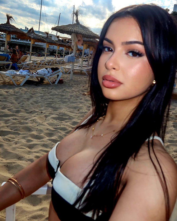 nickimariiee nickimariiee archive image
