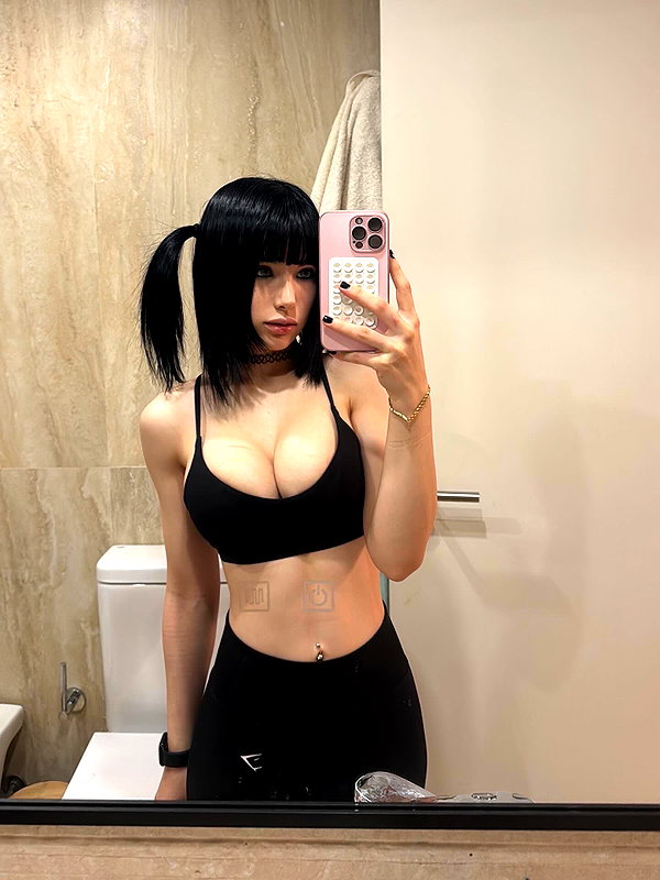 nicoleponyxo instagram image archive image