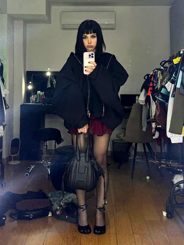 nicoleponyxo instagram image archive image