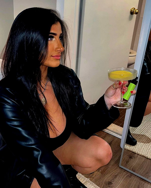 nicolevitalee instagram image archive image