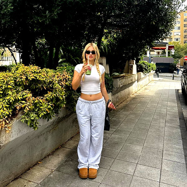 niisadurmaz instagram image archive image