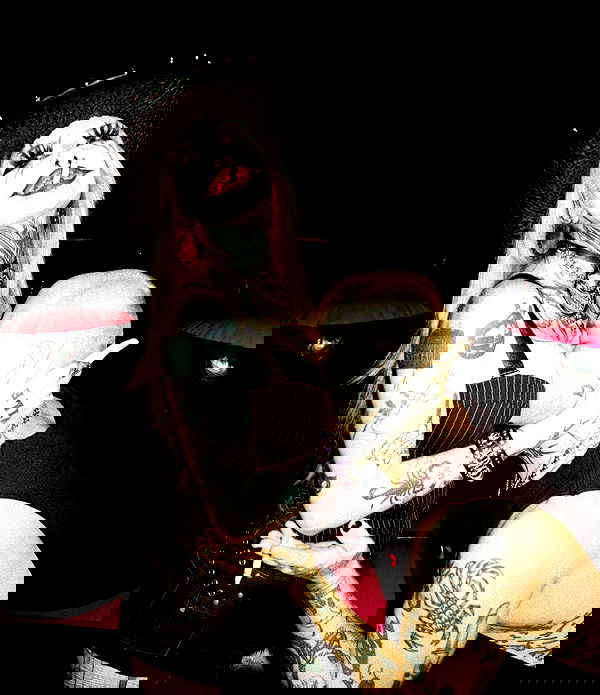 nikkibitez nikkibitez archive image