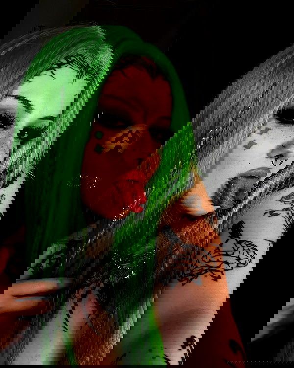 nikkibitez nikkibitez archive image