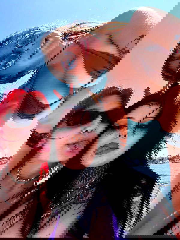 nikkibitez nikkibitez archive image