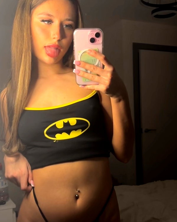 nikkic_xoxo_ instagram image archive image