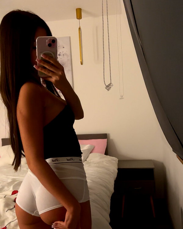 nikkic_xoxo_ instagram image archive image
