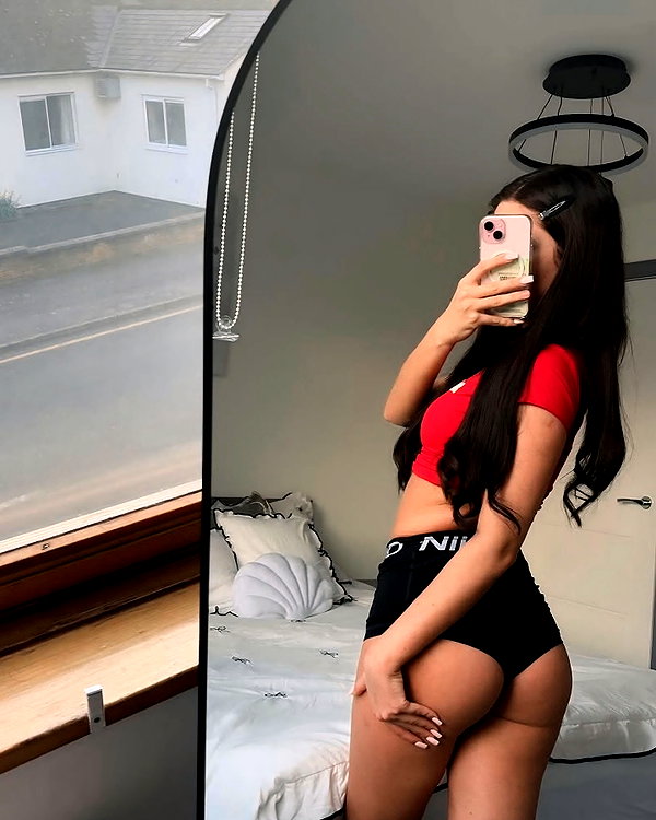 nikkic_xoxo_ instagram image archive image