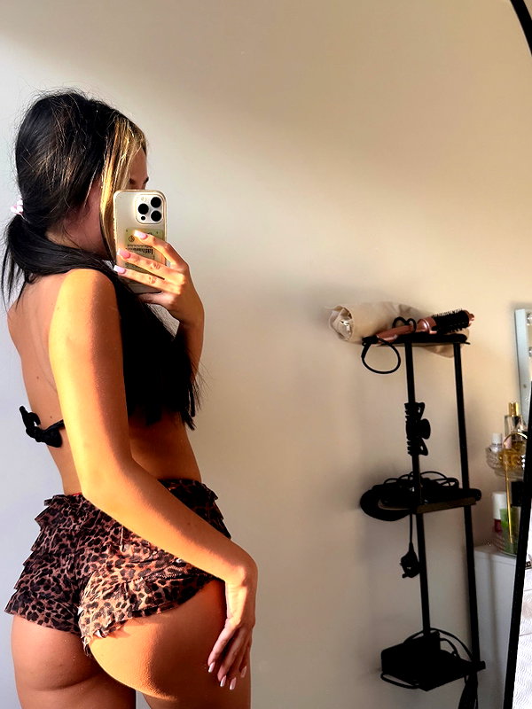 nikkic_xoxo_ nikkic_xoxo_ archive image