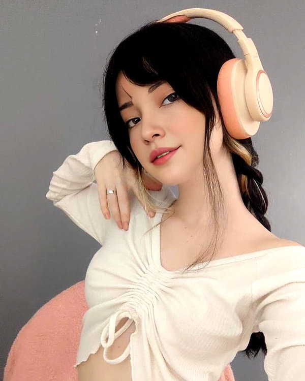 ninayumiof instagram image archive image