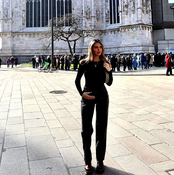 noa.benhemo instagram image archive image