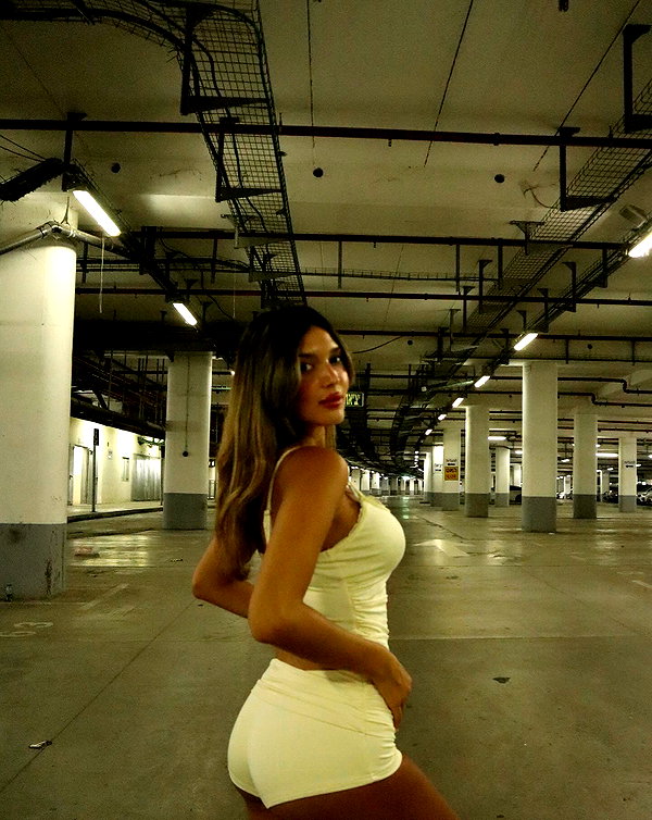 noa.benhemo instagram image archive image