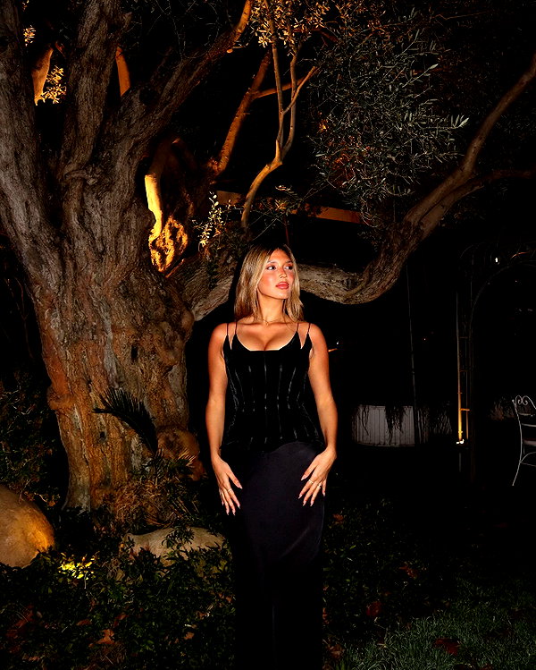 noa.benhemo instagram image archive image