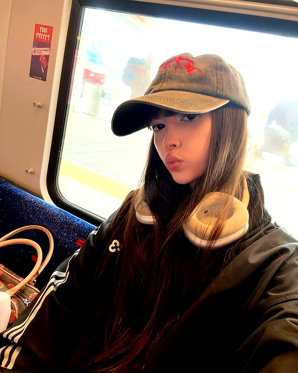 noa2000oooo instagram image archive image