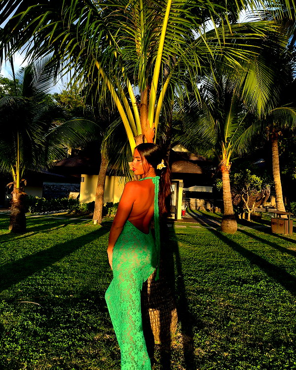noa_mendel_ instagram image archive image