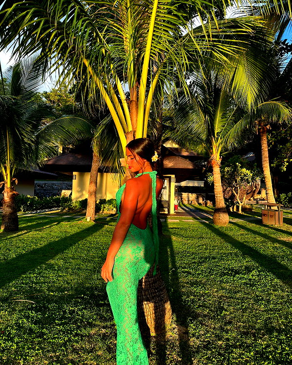 noa_mendel_ instagram image archive image