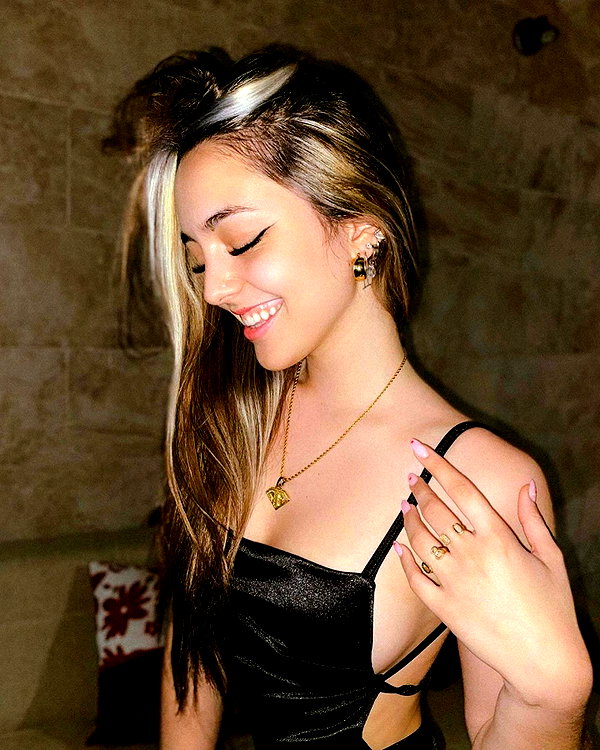 noy_cohen02 instagram image archive image