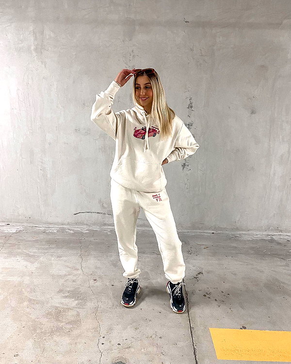 oliviaspasojevic instagram image archive image
