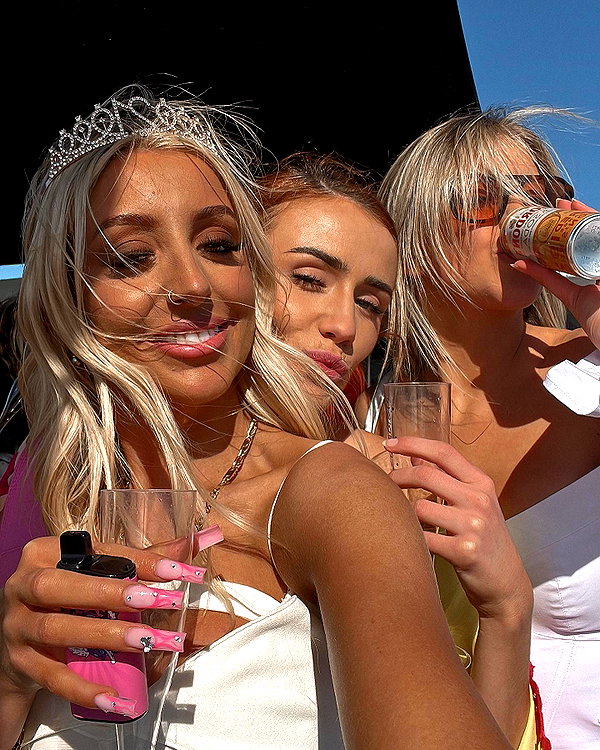 oliviaspasojevic instagram image archive image