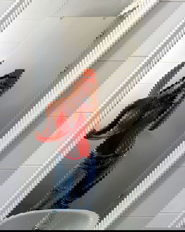 paula_valentina_gomez image ~ Altpins