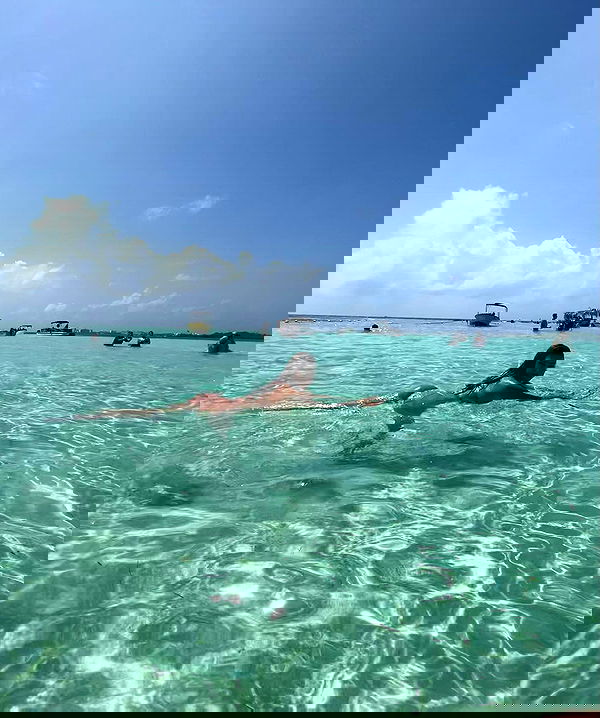 paula_valentina_gomez image ~ Altpins