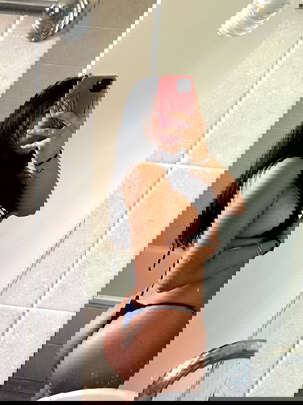 paula_valentina_gomez image ~ Altpins