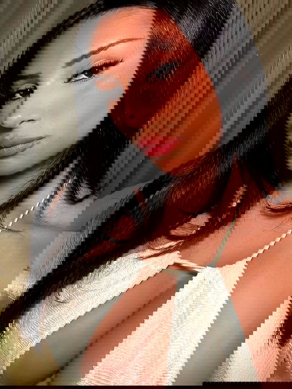 paula_valentina_gomez image ~ Altpins