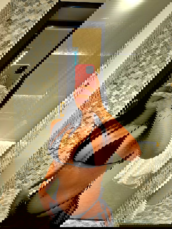 paula_valentina_gomez image ~ Altpins