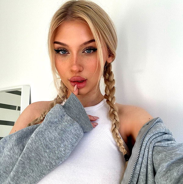 pavoxy instagram image archive image