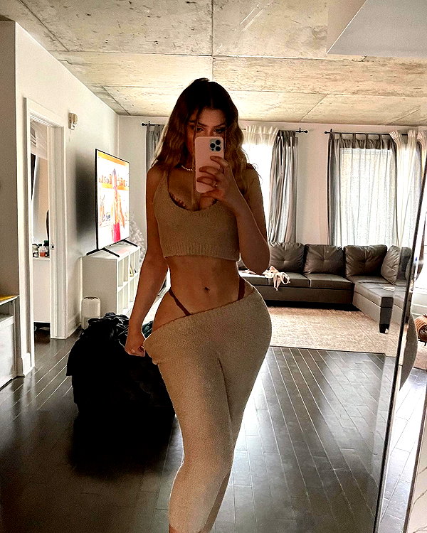 pradabarbi3 instagram image archive image