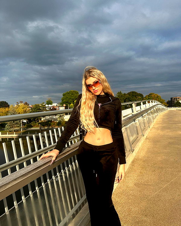 pradabarbi3 instagram image archive image