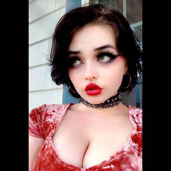 queen.nephie instagram image archive image